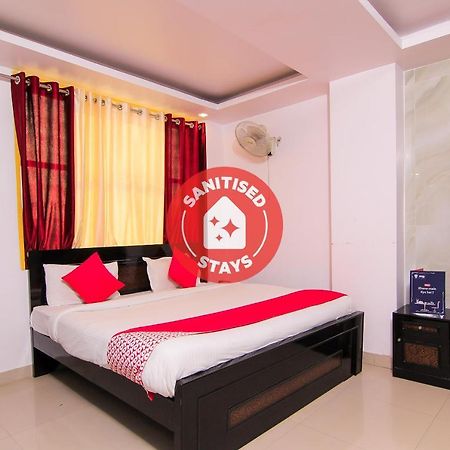 Collection O 4731 Hotel Surya Continental ลัคเนา ภายนอก รูปภาพ