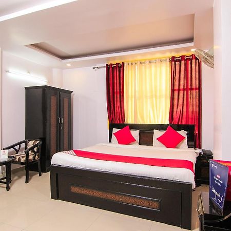 Collection O 4731 Hotel Surya Continental ลัคเนา ภายนอก รูปภาพ