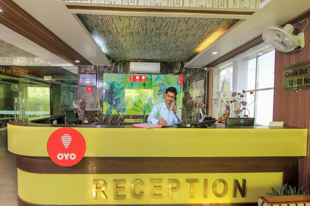 Collection O 4731 Hotel Surya Continental ลัคเนา ภายนอก รูปภาพ