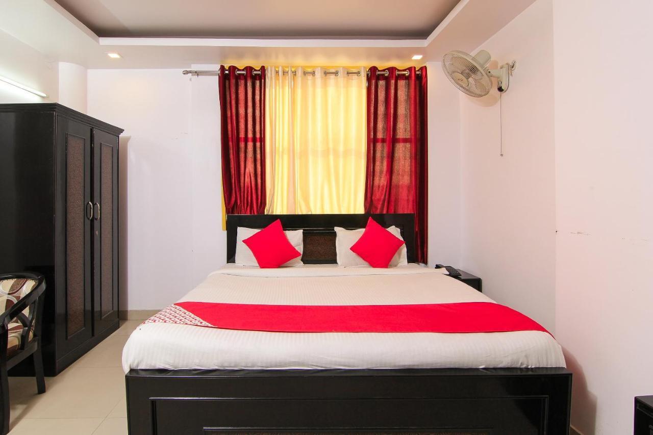Collection O 4731 Hotel Surya Continental ลัคเนา ภายนอก รูปภาพ