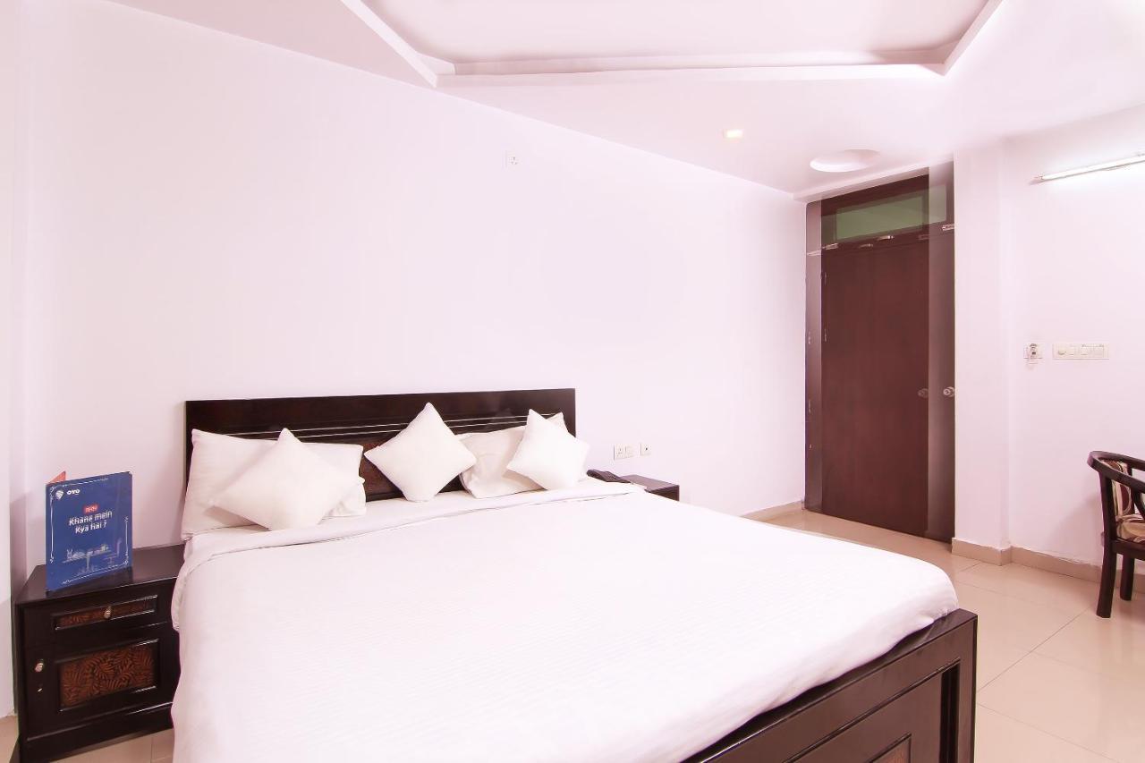 Collection O 4731 Hotel Surya Continental ลัคเนา ภายนอก รูปภาพ